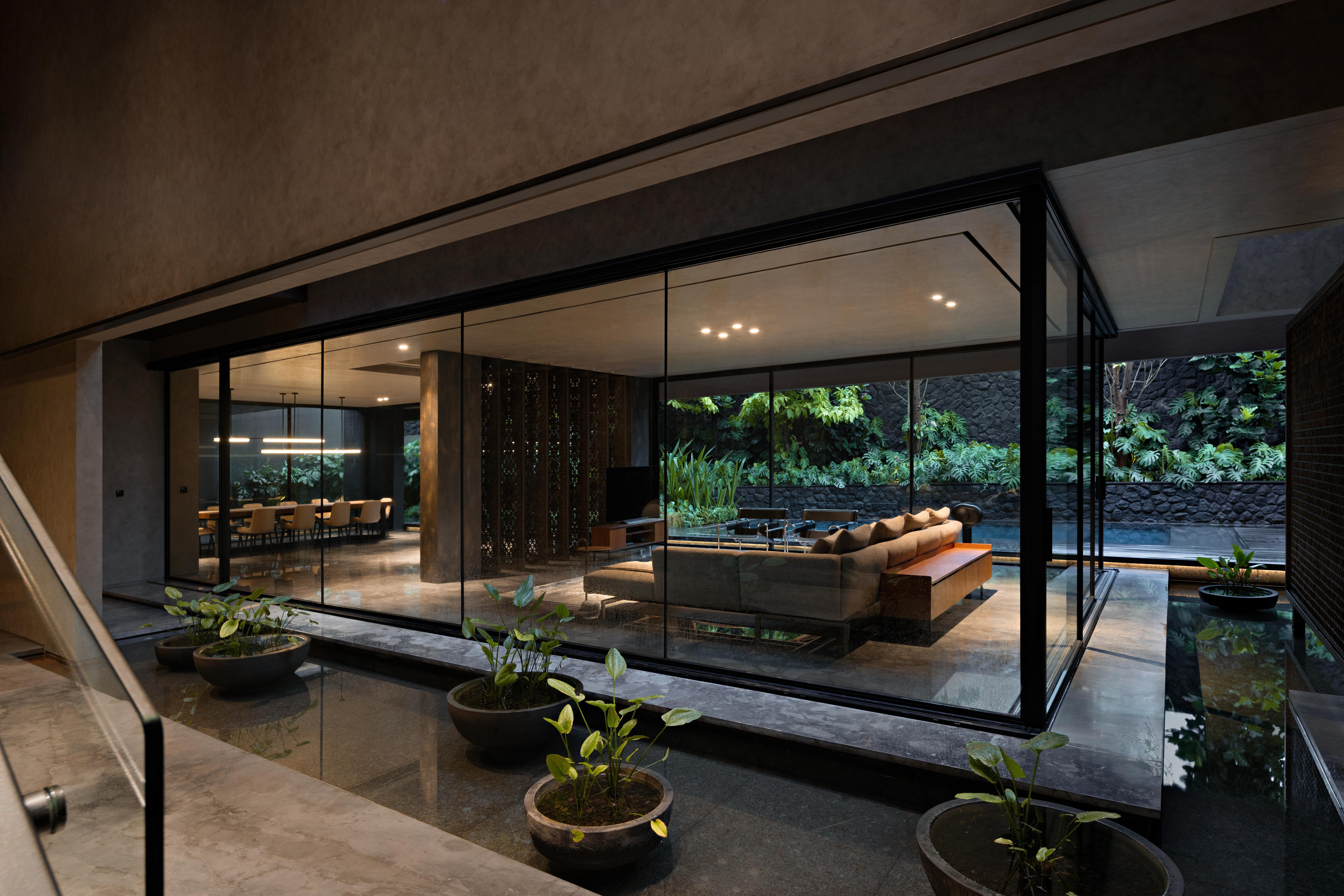 El House — interior
